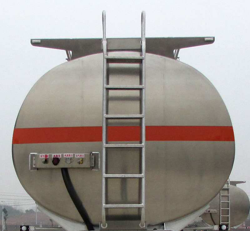 楚勝牌CSC9405GYYLE型鋁合金運油半掛車 楚勝牌CSC9405GYYLE型鋁合金運油半掛車