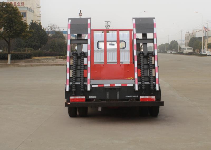 東風(fēng)牌EQ5041TPB8CD3AC型平板運(yùn)輸車 東風(fēng)牌EQ5041TPB8CD3AC型平板運(yùn)輸車