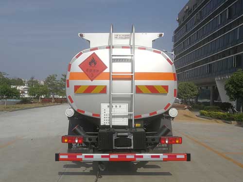 楚勝牌CSC5180GYYD6型運(yùn)油車 楚勝牌CSC5180GYYD6型運(yùn)油車