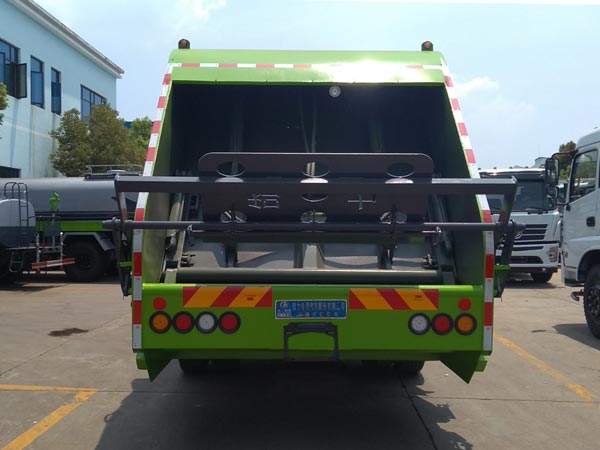 程力威牌CLW5182ZYSD6型壓縮式垃圾車 程力威牌CLW5182ZYSD6型壓縮式垃圾車