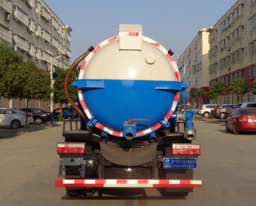 程力威牌CLW5080GXWFD6型吸污車 程力威牌CLW5080GXWFD6型吸污車