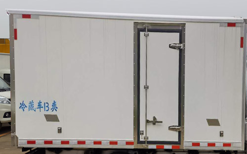 程力威牌CLW5020XLCRL6型冷藏車(chē) 程力威牌CLW5020XLCRL6型冷藏車(chē)