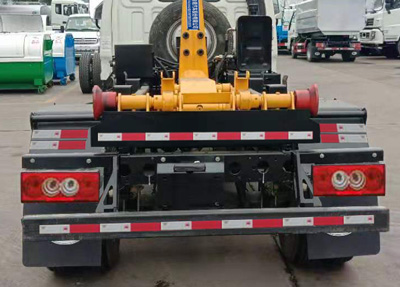 程力威牌CLW5040ZXXB6型車廂可卸式垃圾車 程力威牌CLW5040ZXXB6型車廂可卸式垃圾車