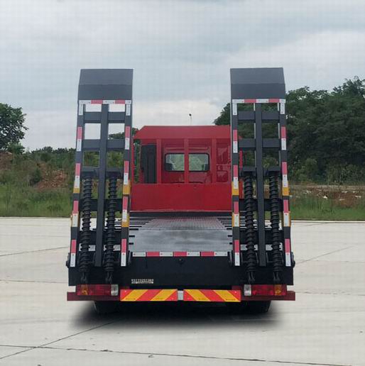 乘龍牌LZ5310TPBH5FC1型平板運(yùn)輸車 乘龍牌LZ5310TPBH5FC1型平板運(yùn)輸車