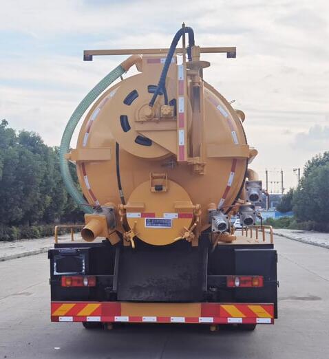 程力威牌CLW5181GQWD6型清洗吸污車 程力威牌CLW5181GQWD6型清洗吸污車