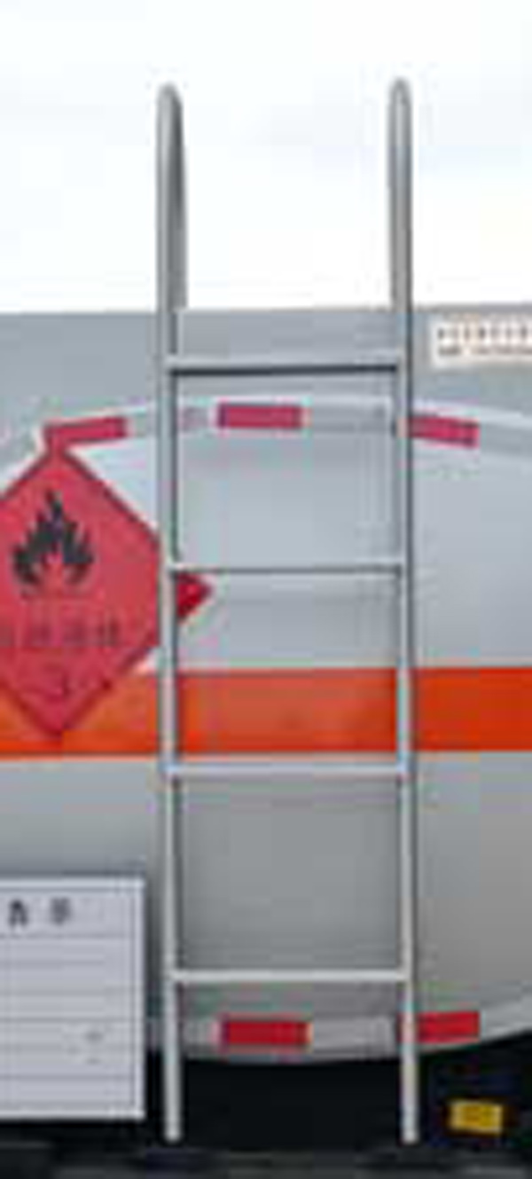 楚勝牌CSC5128GJYB6A型加油車 楚勝牌CSC5128GJYB6A型加油車