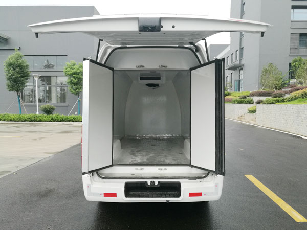 程力威牌CLW5032XLCB6型冷藏車 程力威牌CLW5032XLCB6型冷藏車