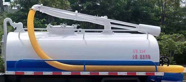 程力威牌CLW5040GXE6ZS型吸糞車 程力威牌CLW5040GXE6ZS型吸糞車