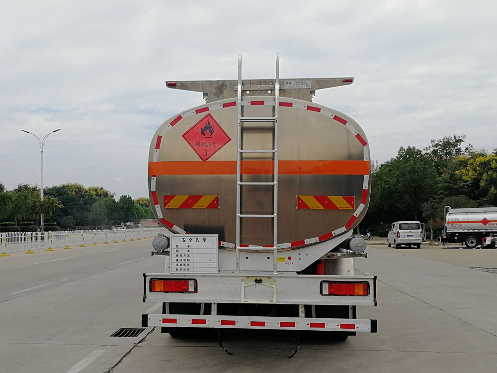 楚勝牌CSC5268GYYLES6型鋁合金運油車 楚勝牌CSC5268GYYLES6型鋁合金運油車