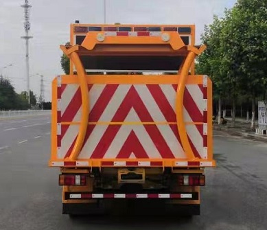 程力威牌CLW5040TFZ6HL型防撞緩沖車(chē) 程力威牌CLW5040TFZ6HL型防撞緩沖車(chē)
