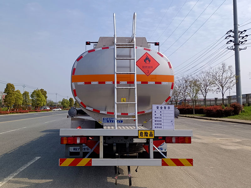 程力牌CL5322GYYLZ6型鋁合金運(yùn)油車 程力牌CL5322GYYLZ6型鋁合金運(yùn)油車