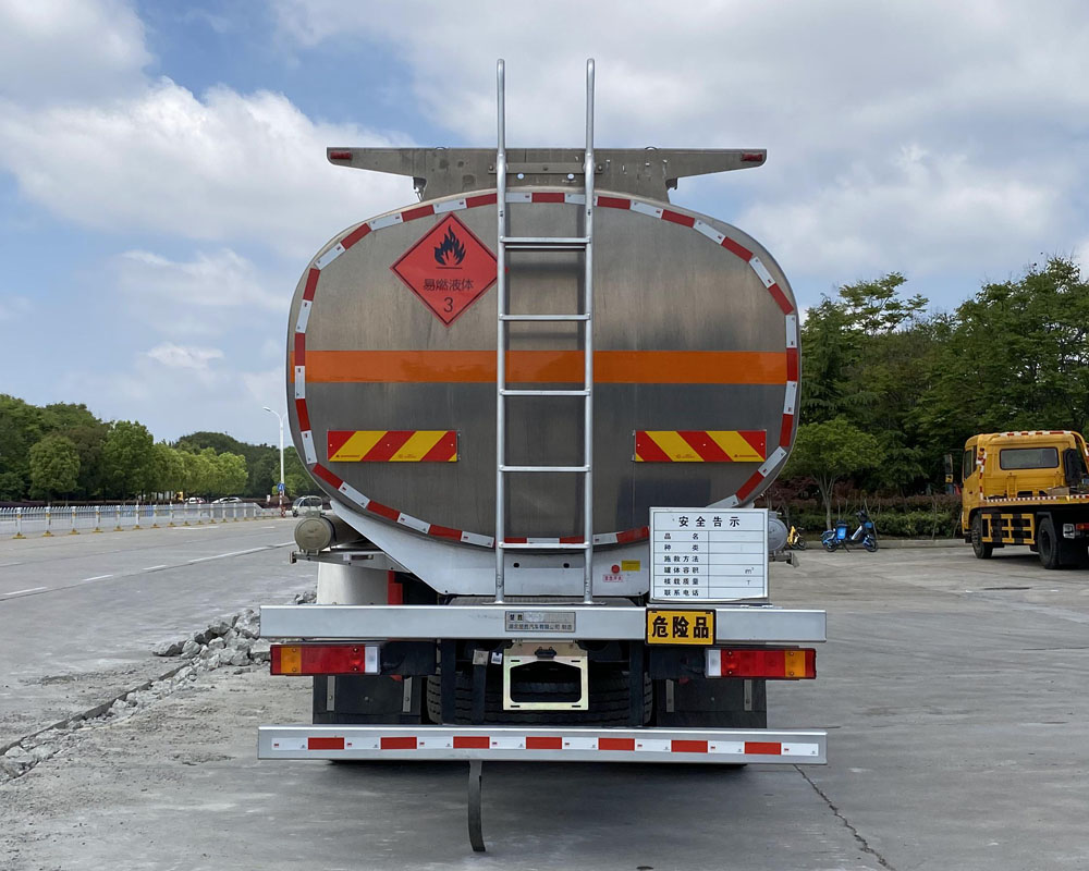 楚勝牌CSC5267GYYLEL6A型鋁合金運油車 楚勝牌CSC5267GYYLEL6A型鋁合金運油車