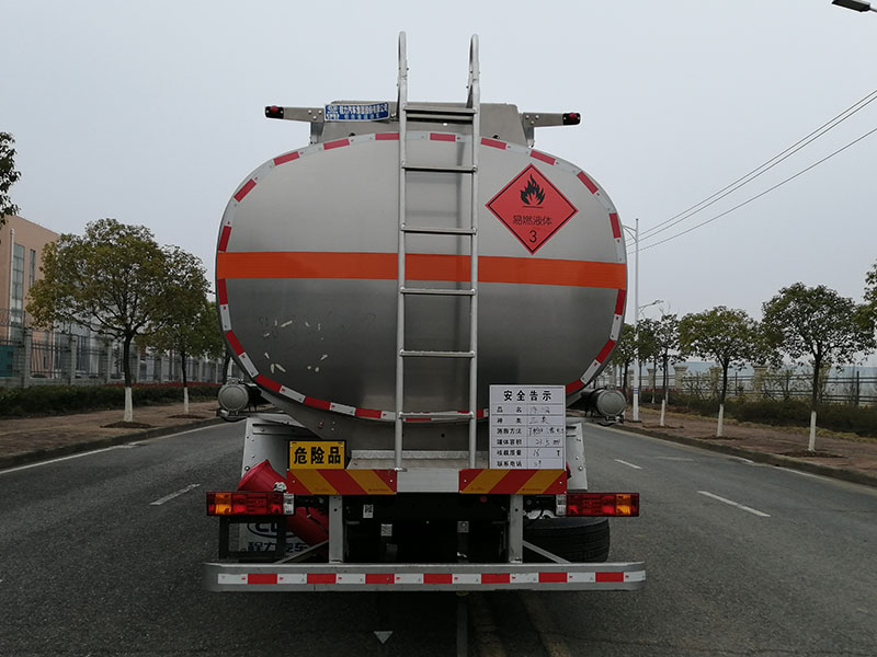 程力牌CL5260GYYLS6型鋁合金運(yùn)油車 程力牌CL5260GYYLS6型鋁合金運(yùn)油車