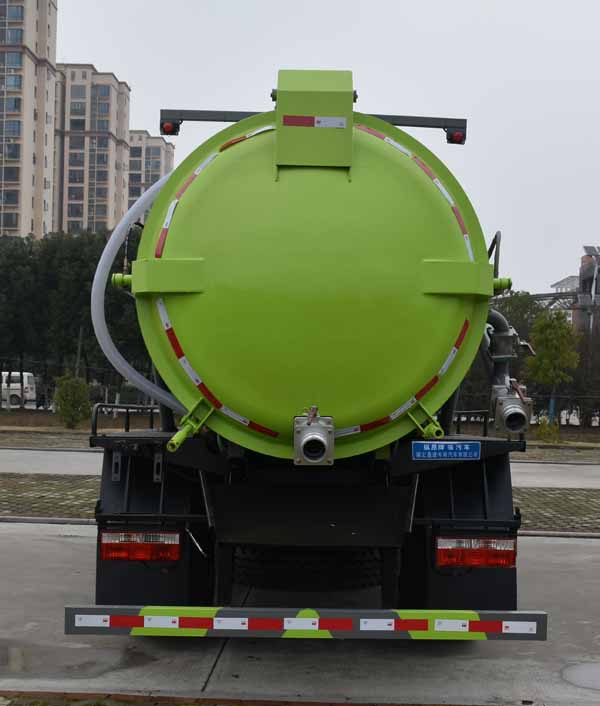 縱昂牌CLT5120GXWEQ6型吸污車 縱昂牌CLT5120GXWEQ6型吸污車