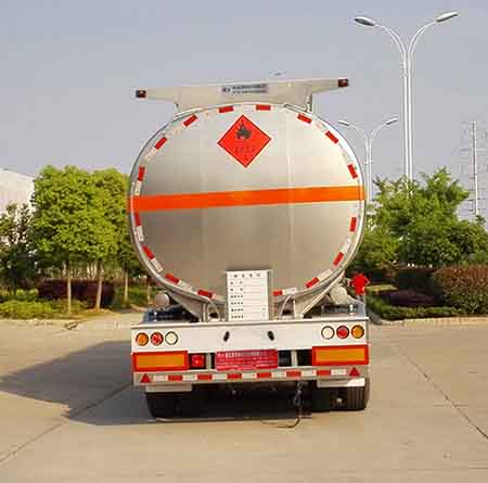 楚飛牌CLQ9403GYYBA型鋁合金運(yùn)油半掛車(chē) 楚飛牌CLQ9403GYYBA型鋁合金運(yùn)油半掛車(chē)