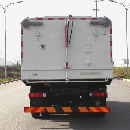 福田牌BJ5184TSLE6-H2型掃路車 福田牌BJ5184TSLE6-H2型掃路車