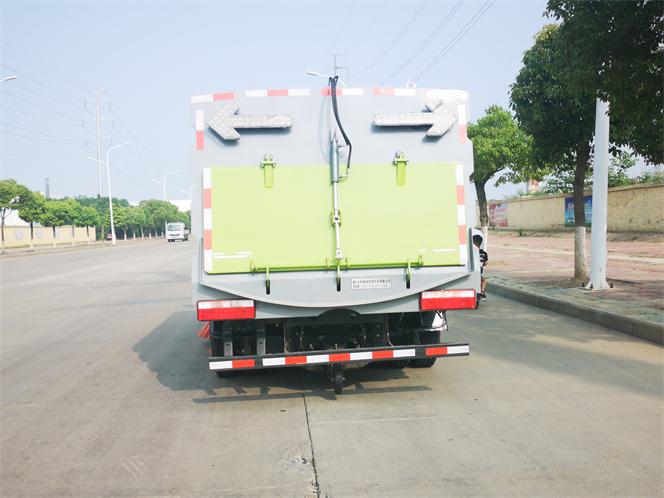 東風牌DFZ5075TSL3CDF型掃路車 東風牌DFZ5075TSL3CDF型掃路車