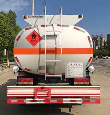 楚飛牌CLQ5120GYY6E型運(yùn)油車 楚飛牌CLQ5120GYY6E型運(yùn)油車