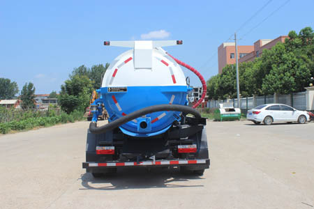 潤知星牌SCS5090GXWEQ6型吸污車 潤知星牌SCS5090GXWEQ6型吸污車