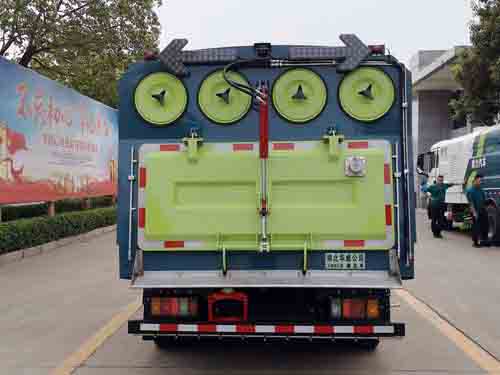 華威馳樂(lè)牌SGZ5089TXCQL6型吸塵車 華威馳樂(lè)牌SGZ5089TXCQL6型吸塵車