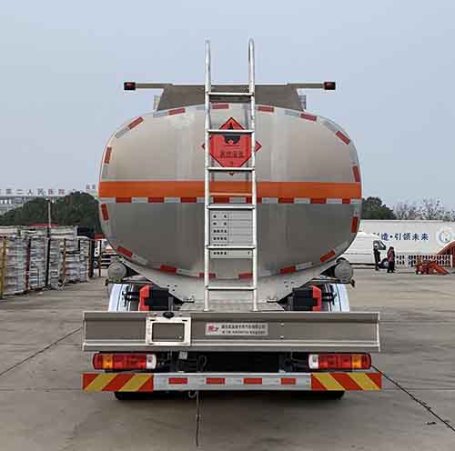 楚飛牌CLQ5320GYY6CA型鋁合金運(yùn)油車(chē) 楚飛牌CLQ5320GYY6CA型鋁合金運(yùn)油車(chē)