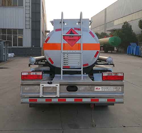 楚飛牌CLQ5040GJY6E型加油車 楚飛牌CLQ5040GJY6E型加油車