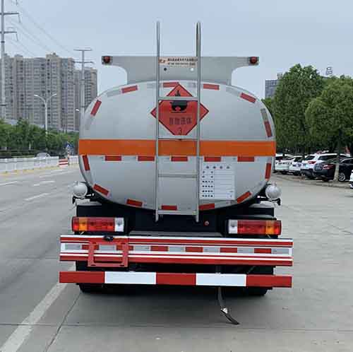 楚飛牌CLQ5120GYY6CA型運油車 楚飛牌CLQ5120GYY6CA型運油車