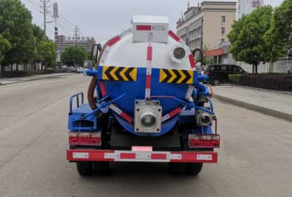旺龍威牌WLW5045GXWE型吸污車 旺龍威牌WLW5045GXWE型吸污車