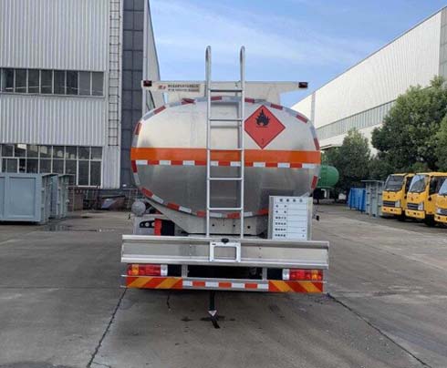 楚飛牌CLQ5261GYY6CA型鋁合金運油車 楚飛牌CLQ5261GYY6CA型鋁合金運油車