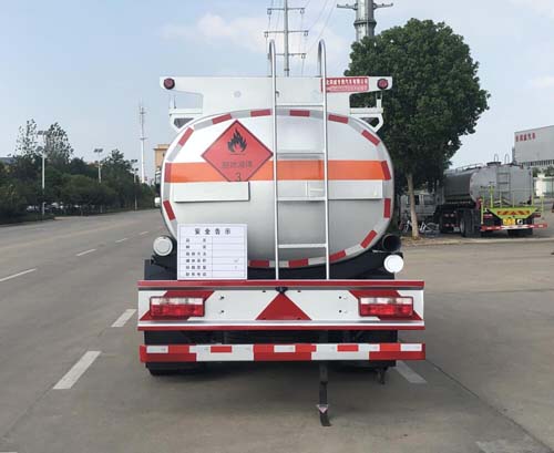 專威牌HTW5121GYYCAC6型運油車 專威牌HTW5121GYYCAC6型運油車