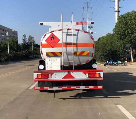 專威牌HTW5188GYYE6C型運油車 專威牌HTW5188GYYE6C型運油車