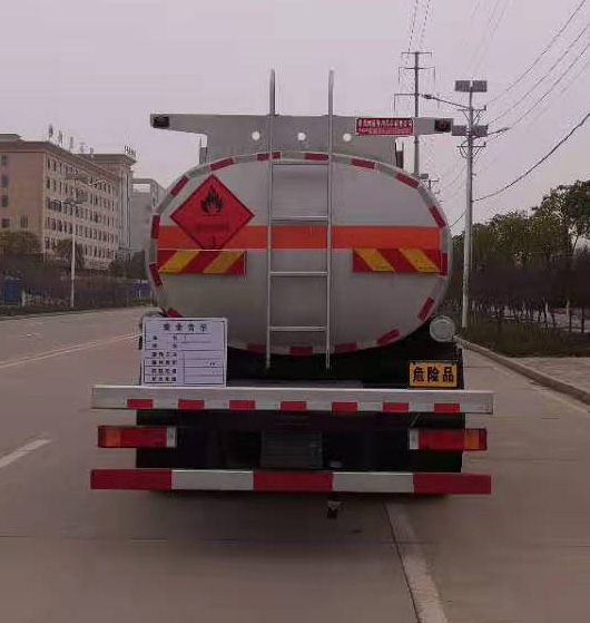 專威牌HTW5188GYYE6C型運油車 專威牌HTW5188GYYE6C型運油車