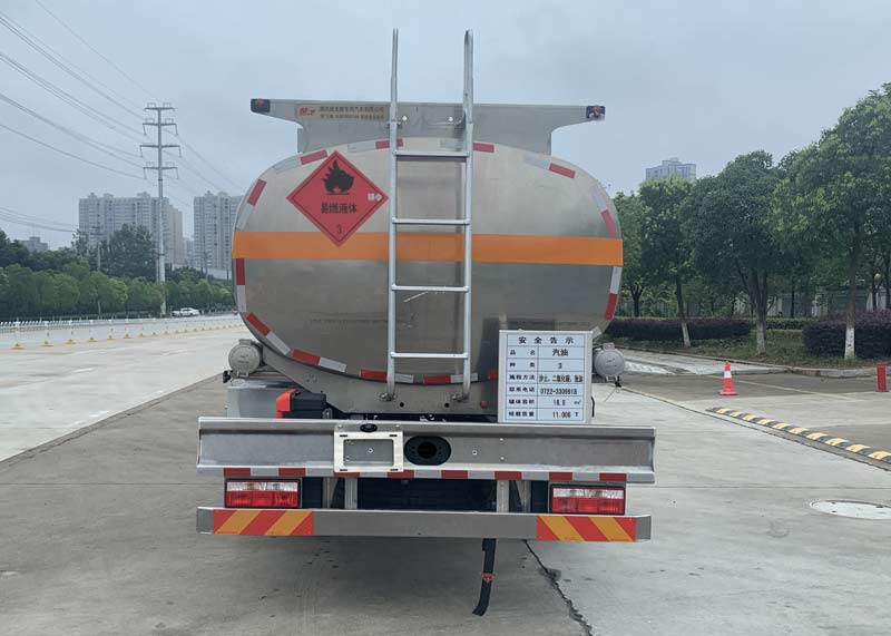 楚飛牌CLQ5181GYY6A型鋁合金運油車 楚飛牌CLQ5181GYY6A型鋁合金運油車