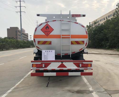 專威牌HTW5267GYYE6C型運油車 專威牌HTW5267GYYE6C型運油車