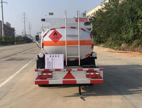 專威牌HTW5071GJYCAQ6型加油車 專威牌HTW5071GJYCAQ6型加油車