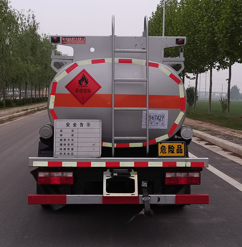 專威牌HTW5071GJYCAQ6型加油車 專威牌HTW5071GJYCAQ6型加油車