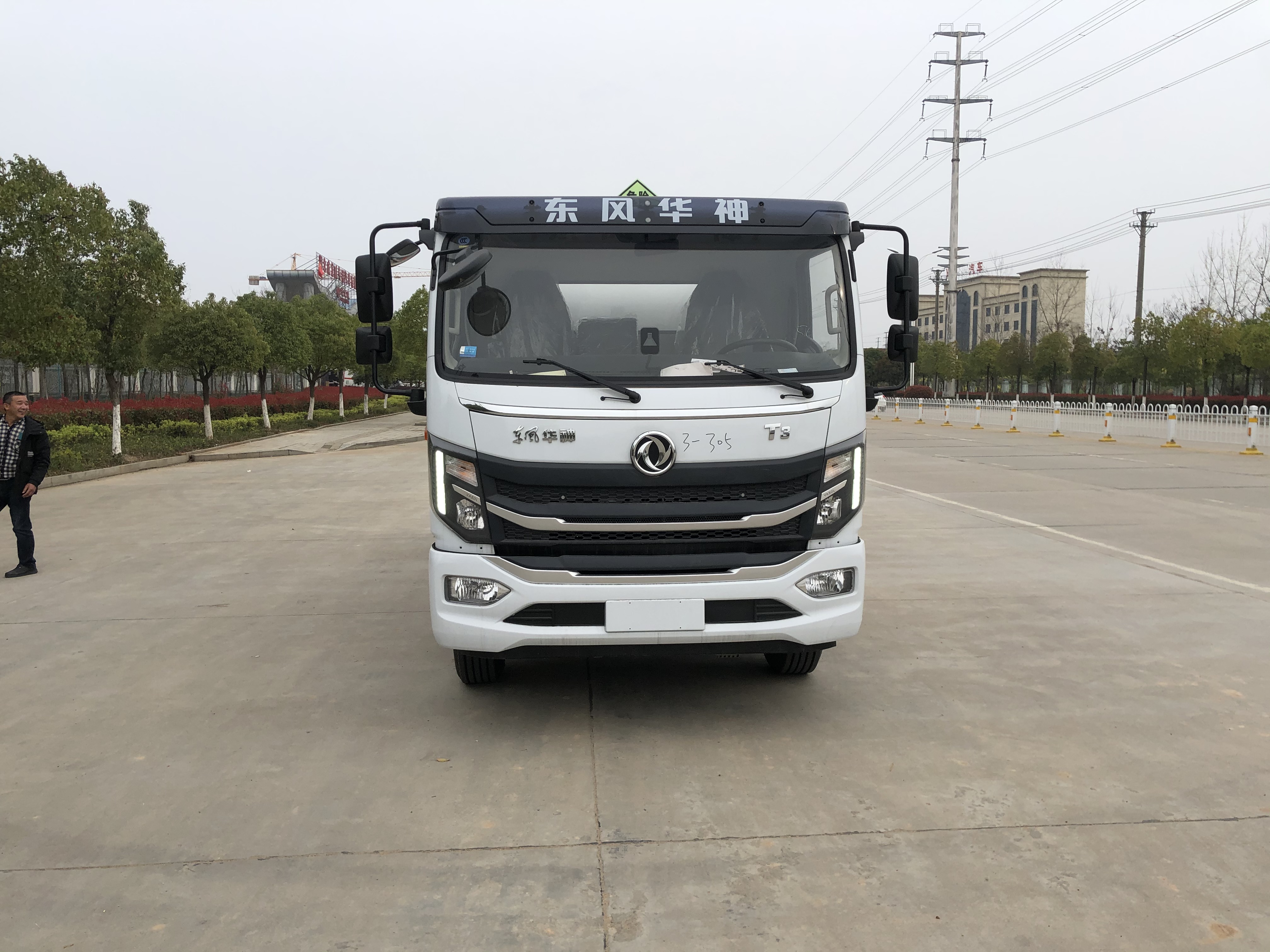 專威牌HTW5126GJYEQ6型加油車 專威牌HTW5126GJYEQ6型加油車