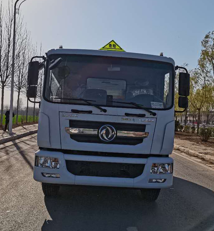 專威牌HTW5180GYYEC6型運油車 專威牌HTW5180GYYEC6型運油車