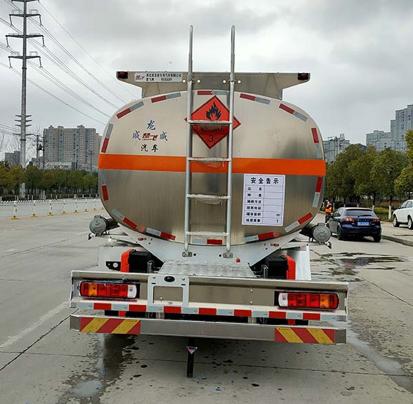 楚飛牌CLQ5181GYY6CA型鋁合金運油車 楚飛牌CLQ5181GYY6CA型鋁合金運油車