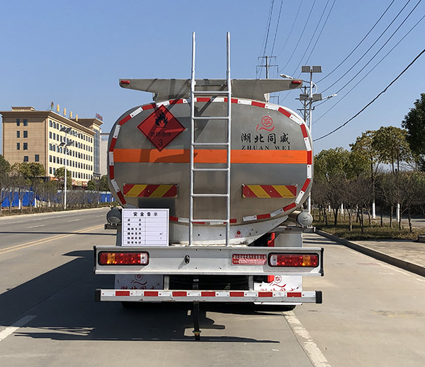 專威牌HTW5320GYYLZZ6C型鋁合金運油車 專威牌HTW5320GYYLZZ6C型鋁合金運油車