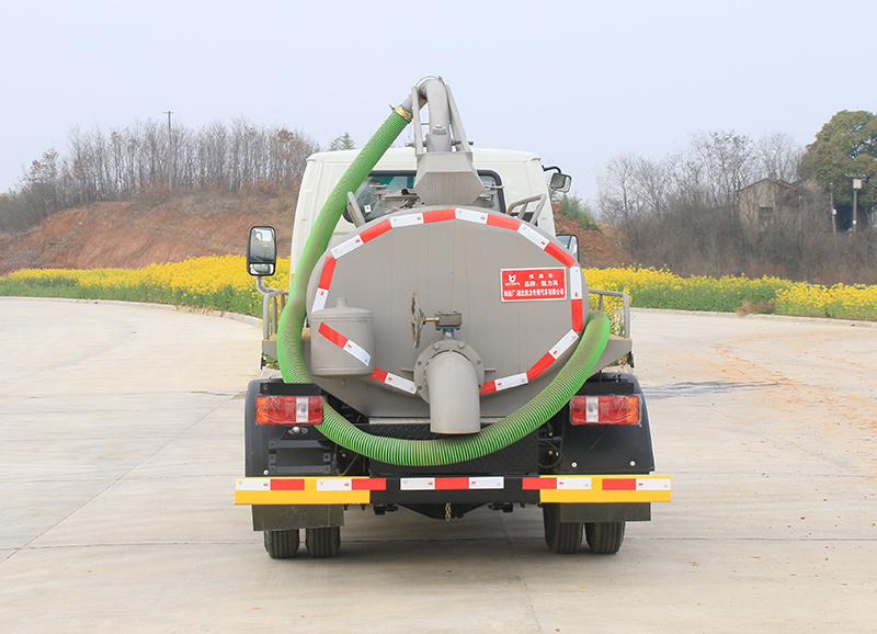 凱力風牌KLF5040GXEK6型吸糞車 凱力風牌KLF5040GXEK6型吸糞車