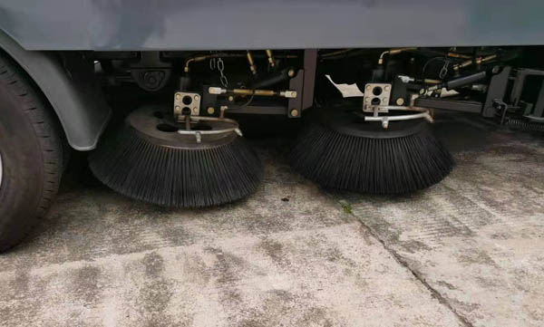 東風(fēng)牌EQ5041TSLSBEV型純電動(dòng)掃路車 東風(fēng)牌EQ5041TSLSBEV型純電動(dòng)掃路車