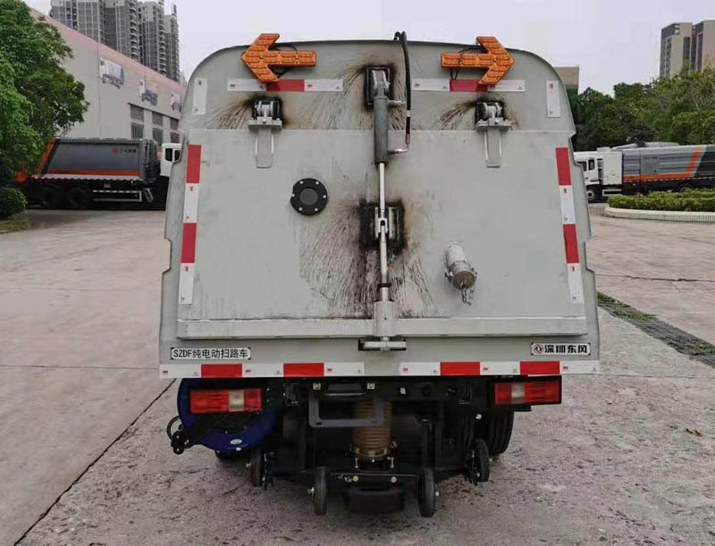 東風(fēng)牌EQ5041TSLSBEV型純電動(dòng)掃路車 東風(fēng)牌EQ5041TSLSBEV型純電動(dòng)掃路車