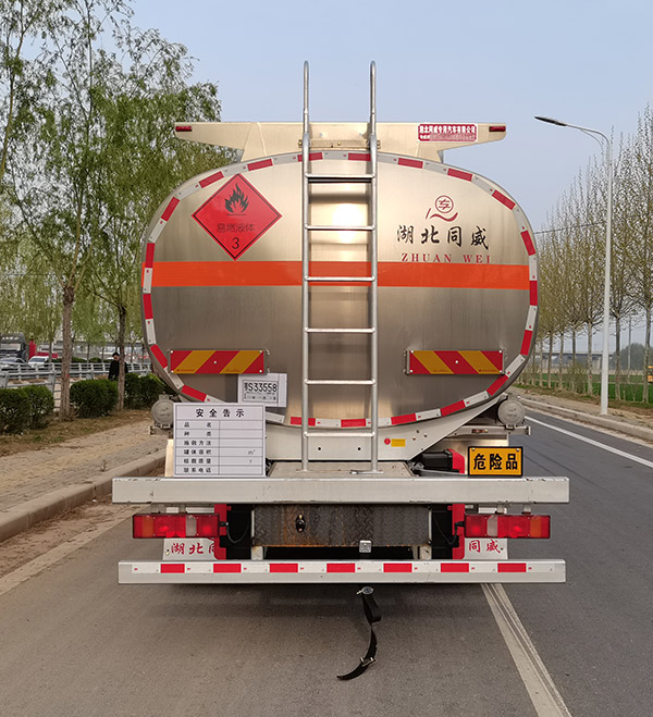 專威牌HTW5266GYYLZZ6Q型鋁合金運油車 專威牌HTW5266GYYLZZ6Q型鋁合金運油車