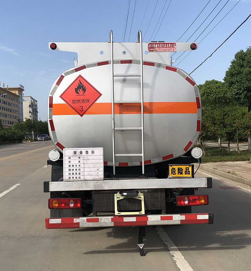 專威牌HTW5126GYYEQ6型運油車 專威牌HTW5126GYYEQ6型運油車