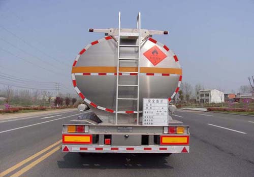 龍星匯牌HLV9400GYYD型鋁合金運(yùn)油半掛車 龍星匯牌HLV9400GYYD型鋁合金運(yùn)油半掛車