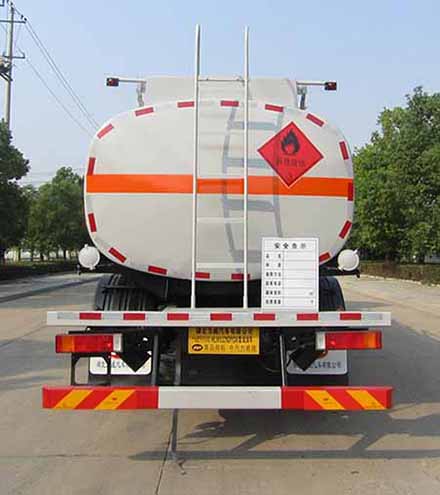 中汽力威牌HLW5321GYYD6型運油車 中汽力威牌HLW5321GYYD6型運油車