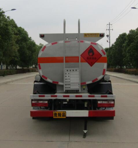 中汽力威牌HLW5120GYYC6型運油車 中汽力威牌HLW5120GYYC6型運油車