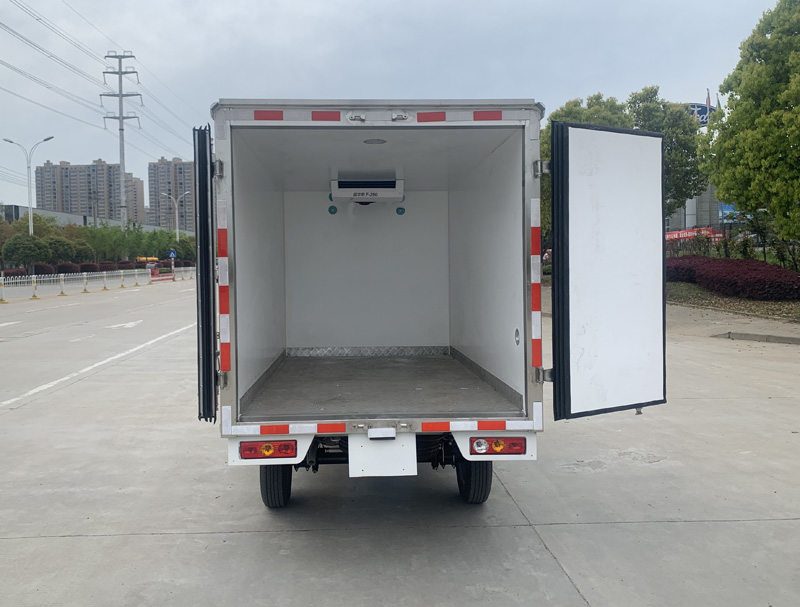 楚飛牌CLQ5020XLC6BJ型冷藏車(chē) 楚飛牌CLQ5020XLC6BJ型冷藏車(chē)