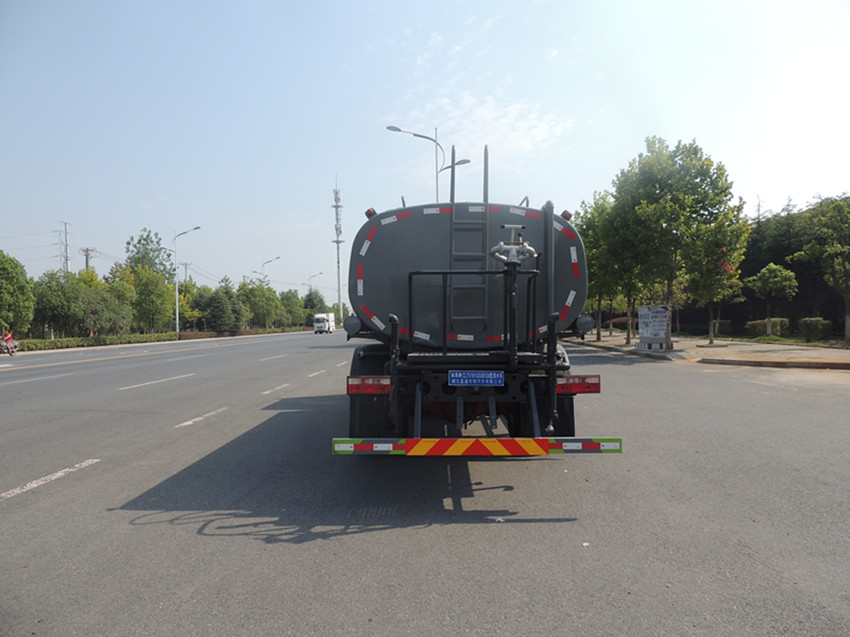 東風 D9 16 方灑水車產品介紹 東風 D9 16 方灑水車產品介紹